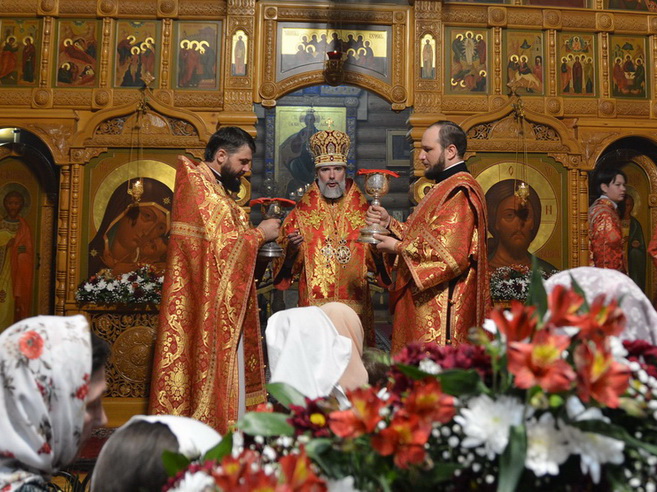 Епископ Алексий совершил Пасхальное богослужение